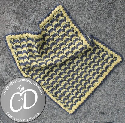 Crescent Moon Blanket (dropped chevron)