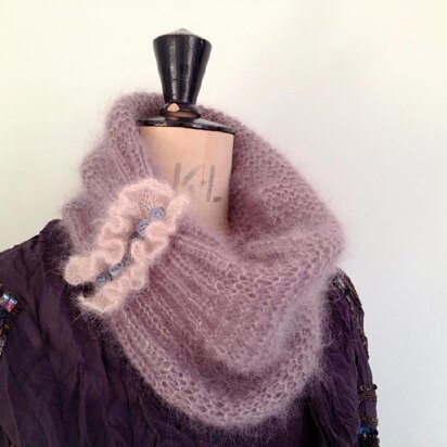 Vintage inspired Cowl and Fingerless Gloves