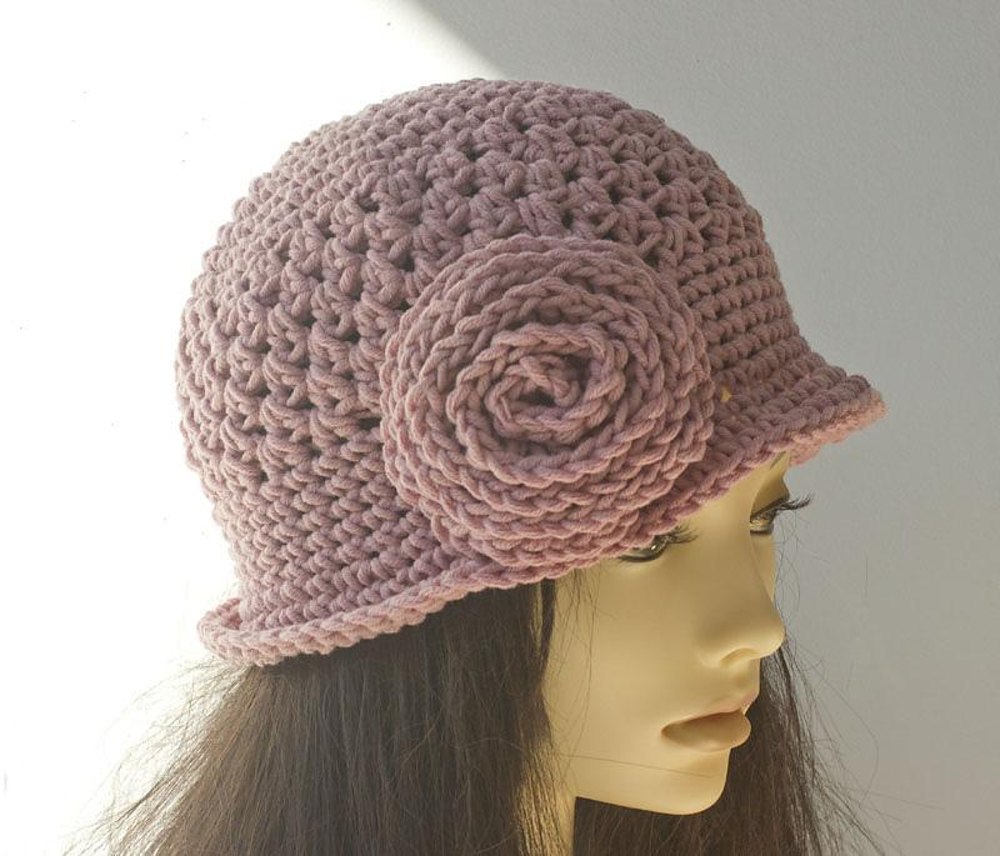 Crochet cloche hat store with flower