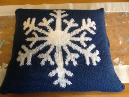 Snowflake cushion