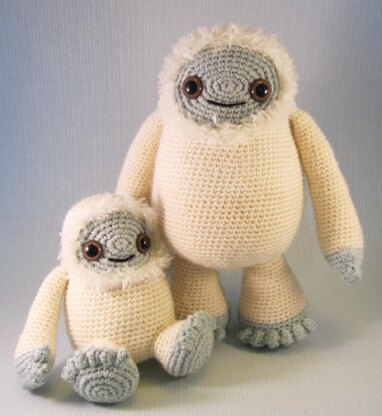 móhu — Amigurumi of the day no. 20 - a mini yeti in an