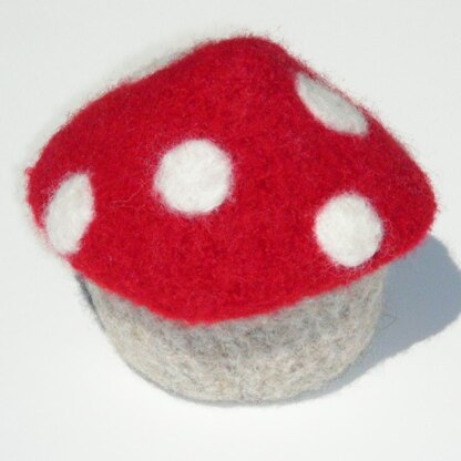 Felted Acorn and Mushroom Catch-all