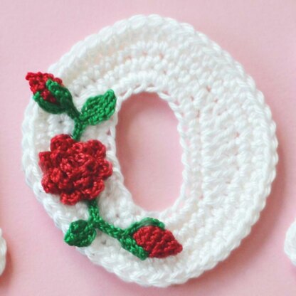 Crochet Letters. Mom / Mum applique. Floral Embellishment. Mother's Day