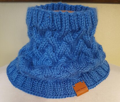 Ocean Waves Cable Cowl