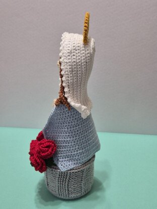 Virgin Mary with roses