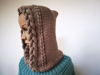 Hooded cowl Charlie with cables