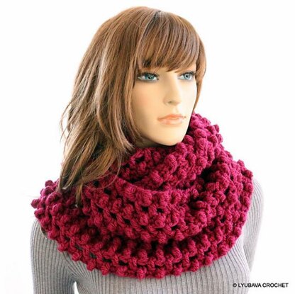 Chunky Crochet Circle Scarf Raspberry