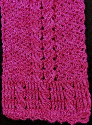 LYDIA'S Cabled Scarf