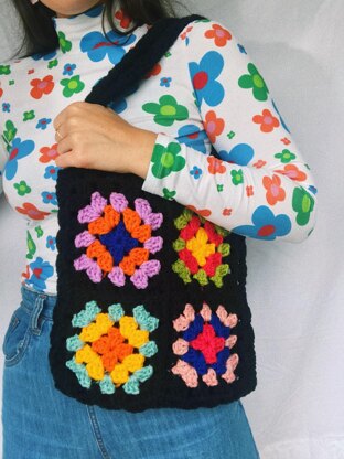 Granny squares tote bag Crochet pattern by Realm Designs