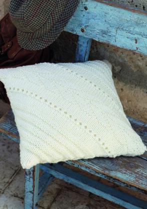 Cushion Covers in Hayfield Chunky with Wool - 7304 - Downloadable PDF