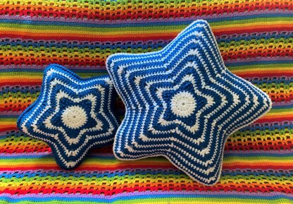 Large star cushion by HueLaVive