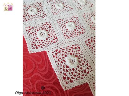 White openwork square runner