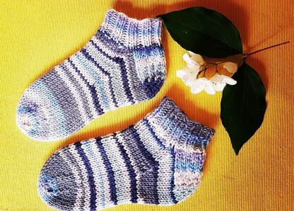 Cuff-down Size-inclusive Vanilla Shortie Socks