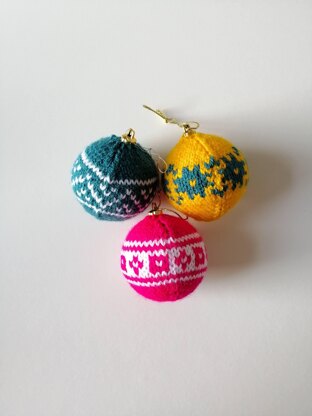 Holly Jolly Knit Baubles