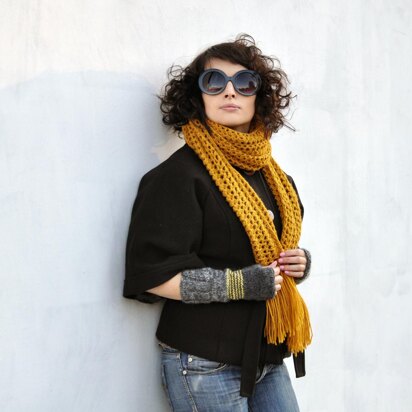 Victory crochet scarf with fringe