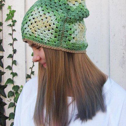 Free Crochet Star Baby Earflap Hat pattern using Bernat Bundle Up