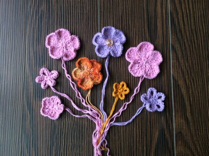 Knitted flowers