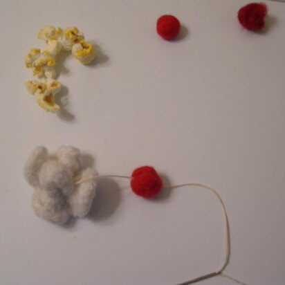 Felted Popcorn and Cranberry Garland
