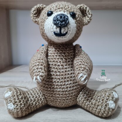 Glenn the Grizzly Bear - UK Terminology - Amigurumi