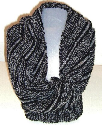 Twisted Cowl (allsquareknits)