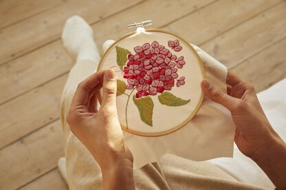 Blissful Blooms Duo Embroidery Kit Blissful Blooms Duo Embroidery Kit