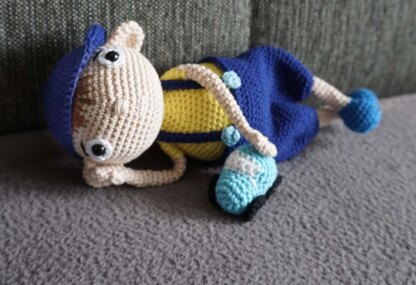 Amigurumi Häkelanleitung für den kleinen Jungen Valentin mit seinem Auto