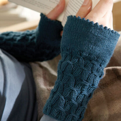 Secchia Wrist Warmers in Regia Silk 4 Ply - R0090 - Downloadable PDF - knitting pattern