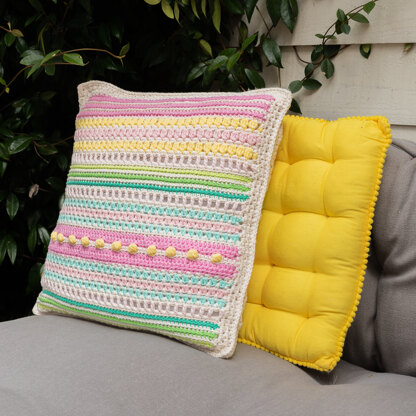 Garden Party Cushion in Yarn and Colors Epic - YAC100108 - Downloadable PDF