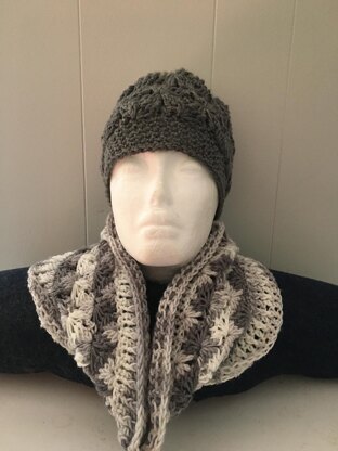 Lilac Cluster Cowl