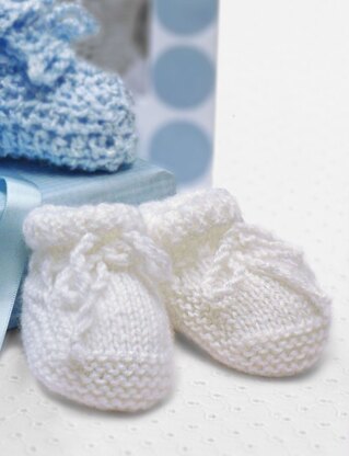 Baby Shower Booties in Bernat Softee Baby Solids