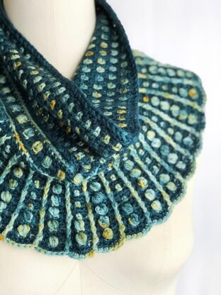 Dissent Cowl (crochet)