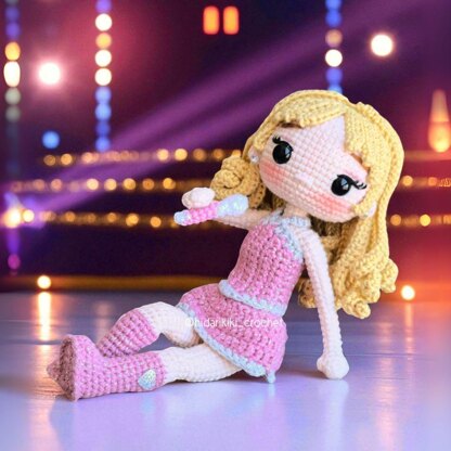 Sabrina Carpenter Inspired Crochet Doll Pattern | Poseable Amigurumi Doll 22 cm | Short n’ Sweet Tour Juno Outfit | PDF Crochet Pattern