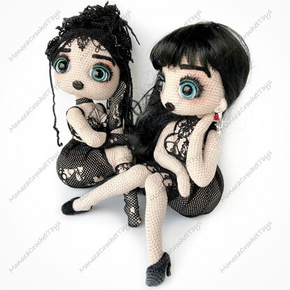 Gothic Pinup doll + Videos
