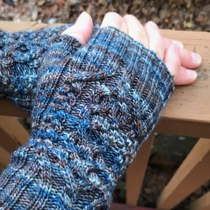 Interlink Fingerless Mitts