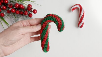 Candy cane crochet Christmas ornament pattern