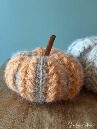 Rustic Pumpkin 3 Sizes