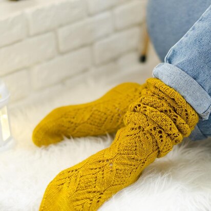 Mustard knee-socks - knitting pattern