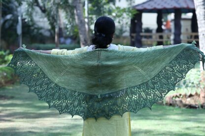 Echoing Green Shawl