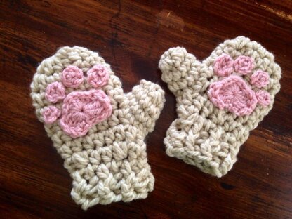 Un'bear'ably Cute Mittens