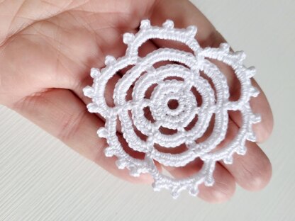 Crochet Netting flower with picots pattern