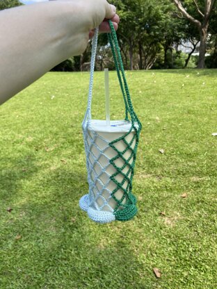 Flower Water Bottle Holder PDF pattern – market bag, cup sleeve, bag charm, flower keychain, crochet cup holder, flower bag charm