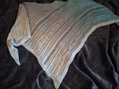 Triangular Scarf "Nikaia"