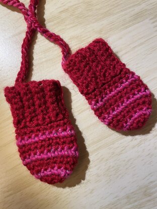 Doll’s Valentine Mittens