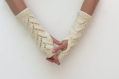 Snowy Branches Fingerless Mitts