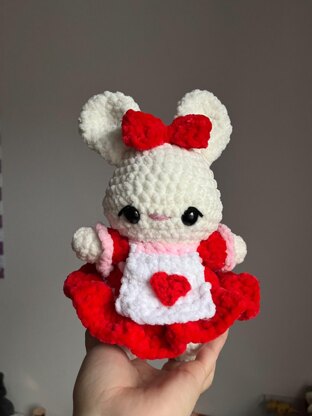 Poppy the bunny crochet pattern