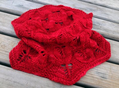 Bleeding Hearts Cowl
