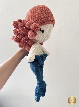 Sonia Mermaid Snuggler