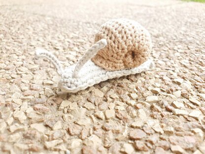 Edward the snail - critter stitch crochet pattern / amigurumi