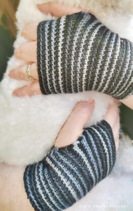 Easy Stripes Wrist Warmers