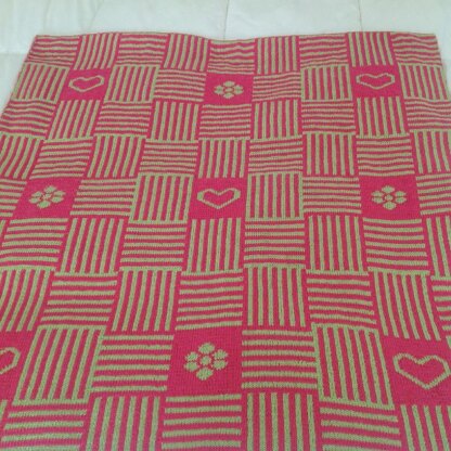 Hearts and flowers cot blanket